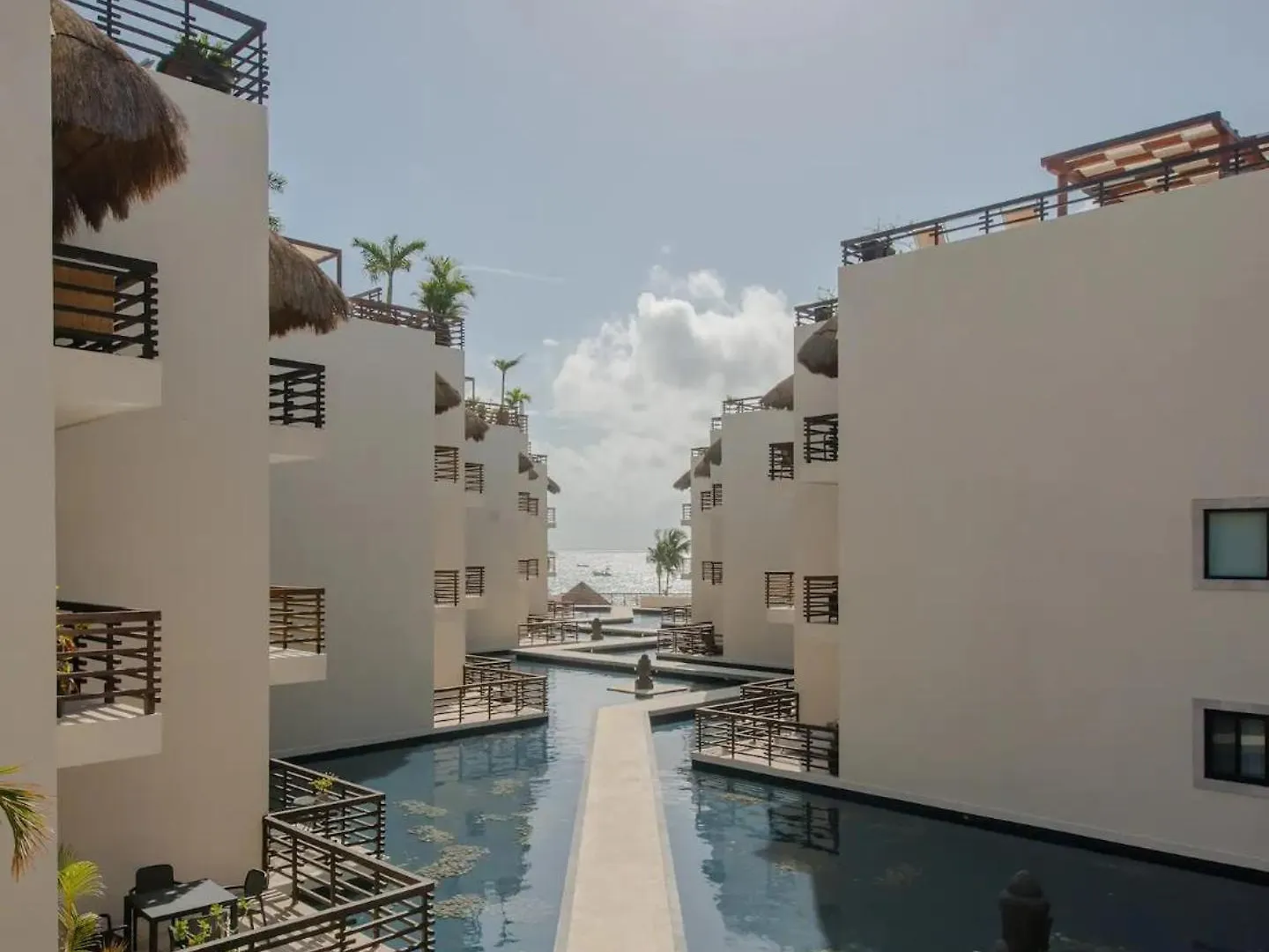 بلايا ديل كارمن Aldea Thai Downtown Oceanview Residences المكسيك